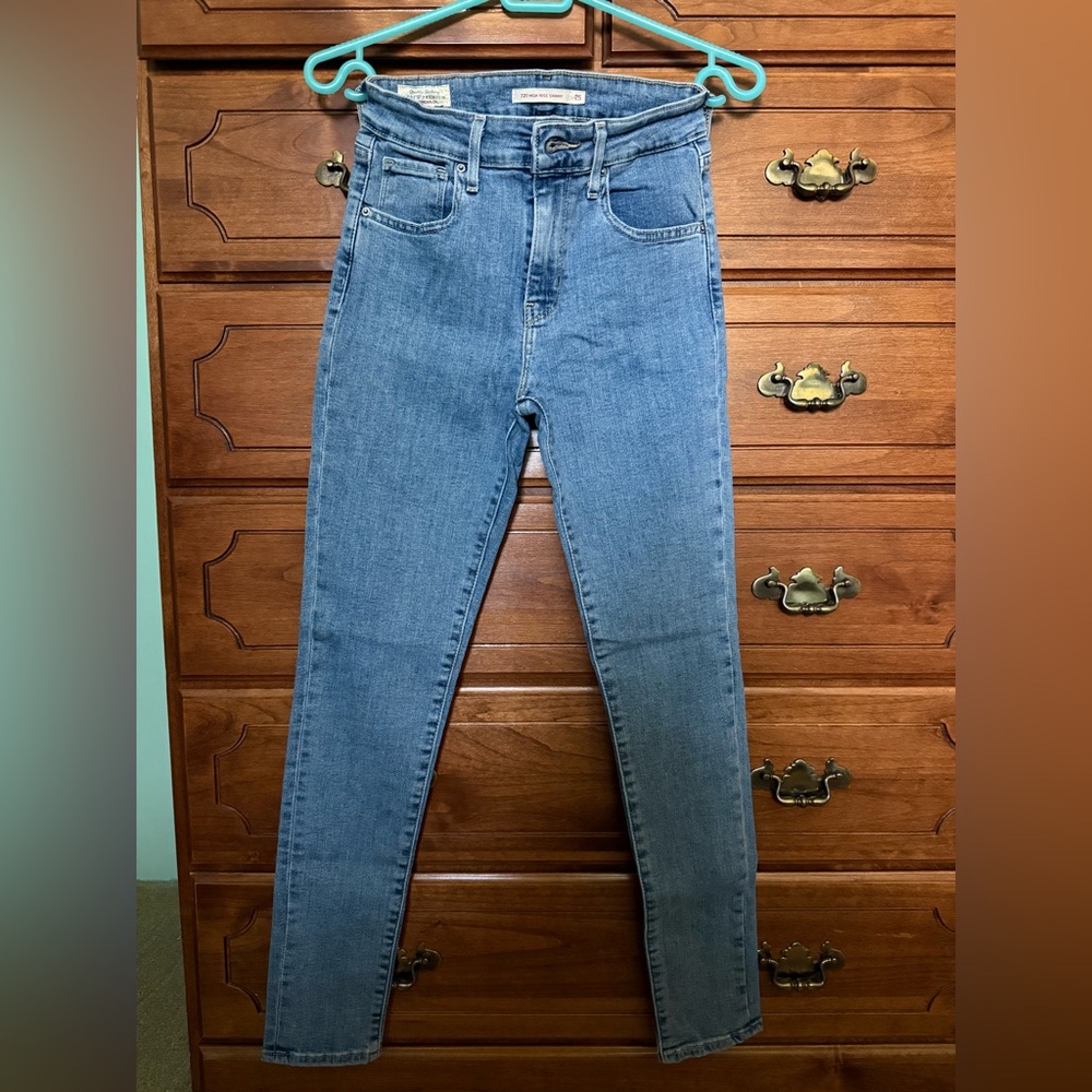 Women's Blue High-Waisted Jeans